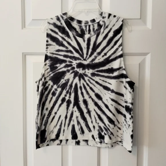 *5 for $20* Sage Collective tiedye active tank top - Picture 3 of 6